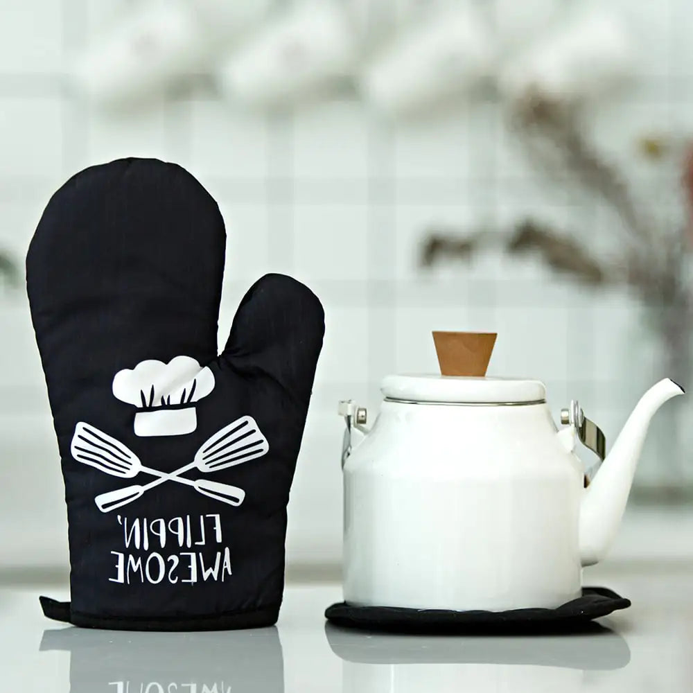 Two-Piece Set of Microwave Oven Baking Gloves